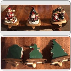 3 CHRISTMAS HANGING CHRISTMAS STOCKINGS IRON BASE HANGER